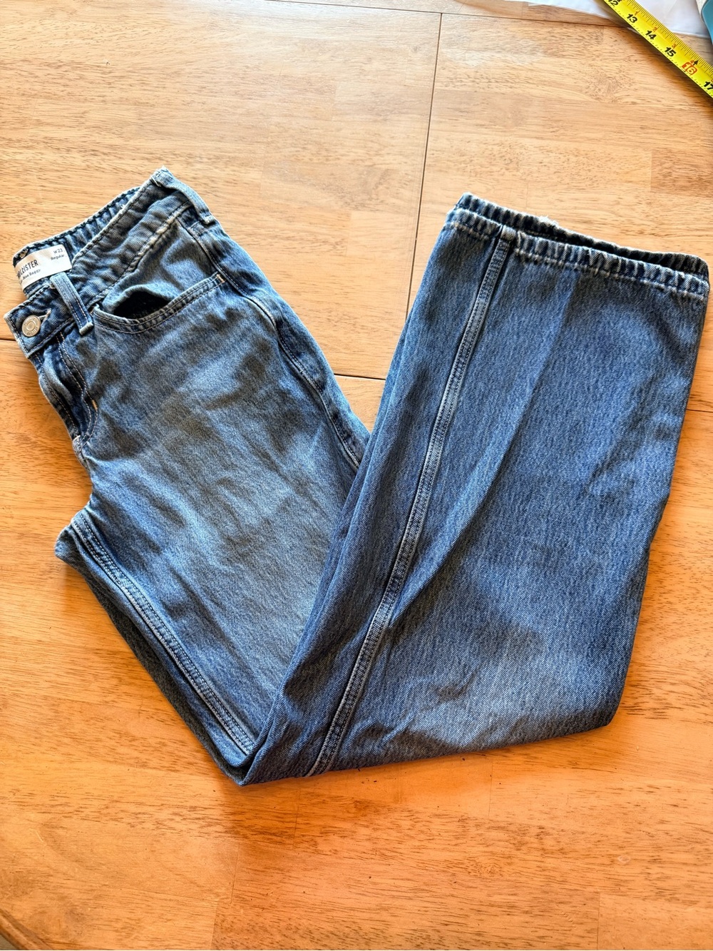 Hollister Women's Low Rise Baggy Leg Jeans 000R